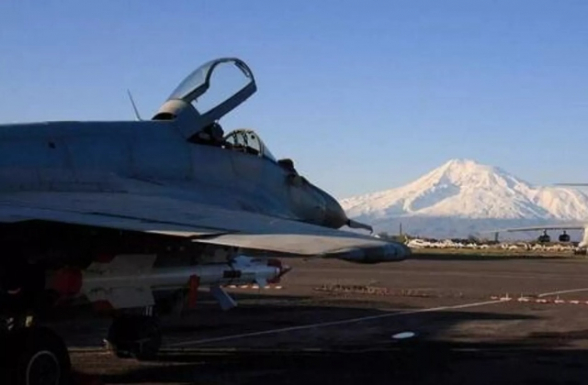 Летчики российской базы в Армении выполнили спецзадания в условиях высокогорья